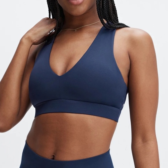 Fabletics On-The-Go Midi Medium Impact Sports Bra - Picture 2 of 5